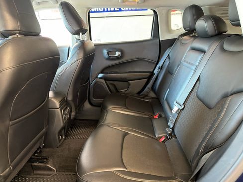 Used 2018 Jeep Compass Latitude w/ Safe & Security Group AWD/4WD image 18