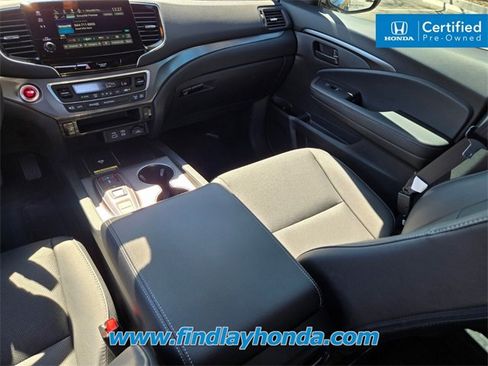 Certified 2025 Honda Passport EX-L image 17