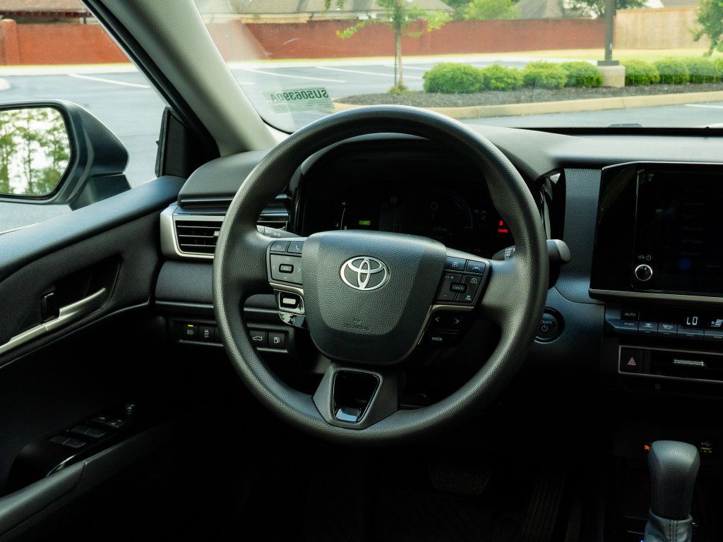 Used 2025 Toyota Camry LE w/ Convenience Package AWD/4WD image 19