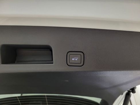 New 2026 Chevrolet Traverse LT w/ Driver Confidence Package FWD image 2