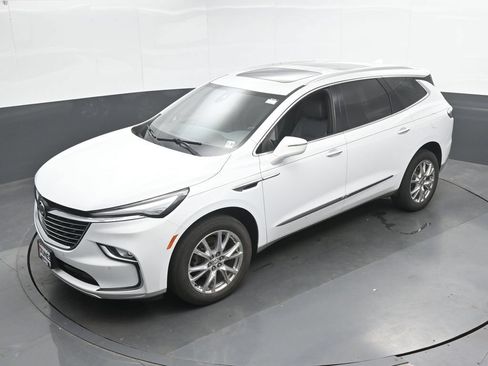 Used 2023 Buick Enclave Essence w/ Experience Buick Package AWD/4WD image 35