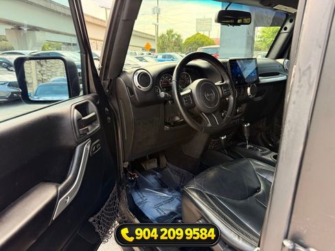 Used 2017 Jeep Wrangler Unlimited Sahara w/ Dual Top Group AWD/4WD image 18