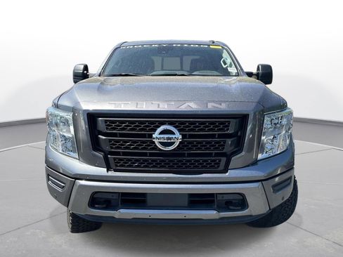 Used 2021 Nissan Titan SV w/ SV Convenience Package image 3