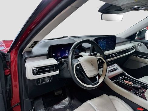Used 2025 Lincoln Aviator Reserve w/ Equipment Group 201A AWD/4WD image 9