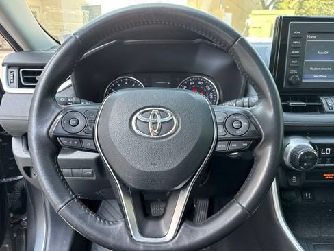 Used 2019 Toyota RAV4 XLE Premium FWD image 7
