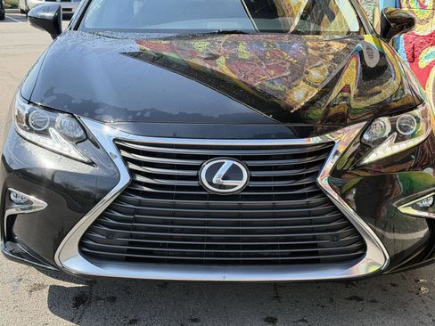 Used 2016 Lexus ES 350 w/ Premium Package w/Wood Trim image 3
