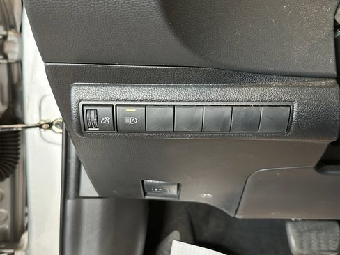 Used 2022 Toyota Corolla SE FWD image 18