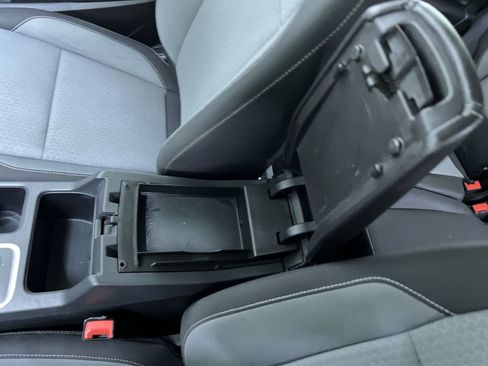 Used 2018 Ford Escape SE FWD image 25