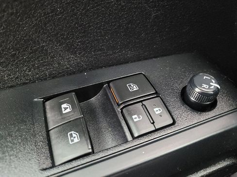 Used 2022 Toyota Tacoma SR RWD image 27