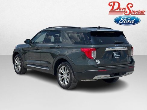 Used 2024 Ford Explorer XLT w/ Equipment Group 202A AWD/4WD image 9