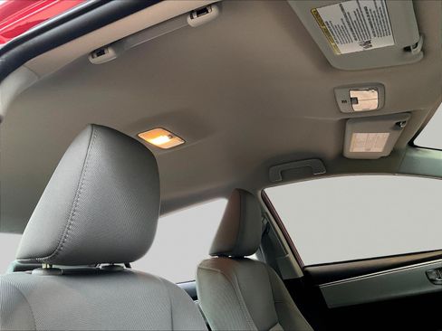 Used 2015 Toyota Corolla LE FWD image 26