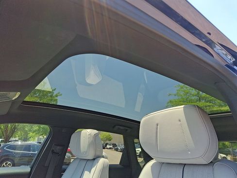 Used 2024 Cadillac Lyriq Luxury RWD image 14