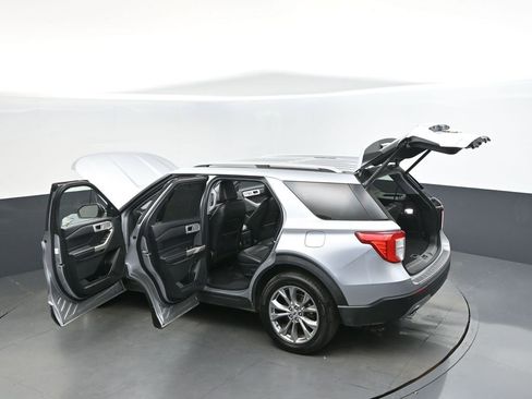 Used 2022 Ford Explorer Limited image 2