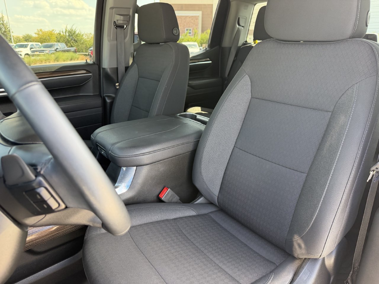 Certified 2025 Chevrolet Silverado 1500 LT AWD/4WD image 23