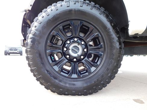 Used 2022 Ford F250 Lariat w/ Tremor Off-Road Package image 10