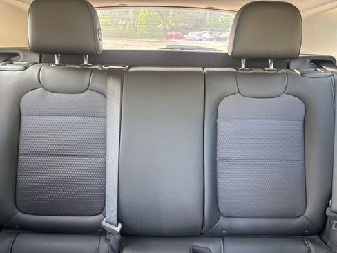 Used 2025 Chevrolet Trax LT w/ LT Convenience Package FWD image 36