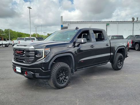 Certified 2022 GMC Sierra 1500 AT4 w/ Sierra Safety Plus Package AWD/4WD image 2
