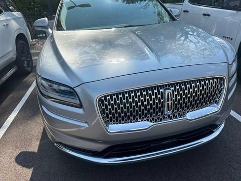 Used 2023 Lincoln Nautilus Reserve w/ Luxury Package FWD image 4