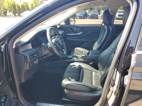 Certified 2023 Lincoln Corsair FWD image 12