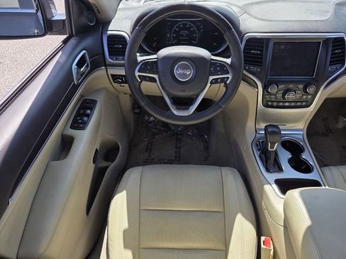 Used 2018 Jeep Grand Cherokee Overland RWD image 14