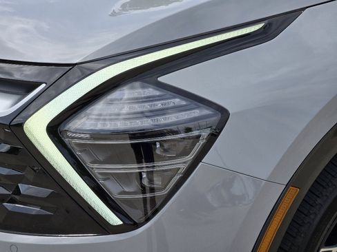 Used 2023 Kia Sportage SX image 15