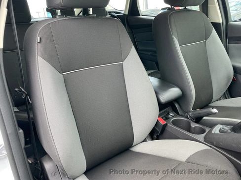 Used 2014 Ford Focus SE FWD image 17