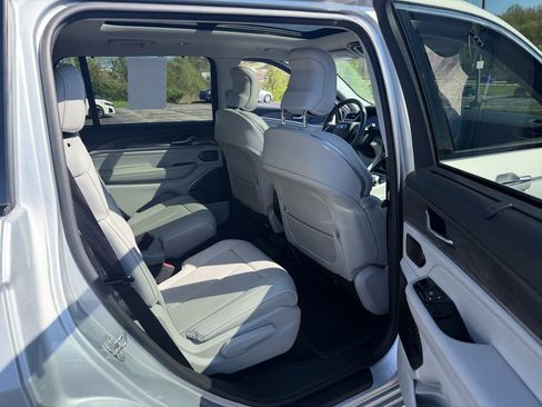 Used 2021 Jeep Grand Cherokee L Overland w/ Luxury Tech Group IV image 27