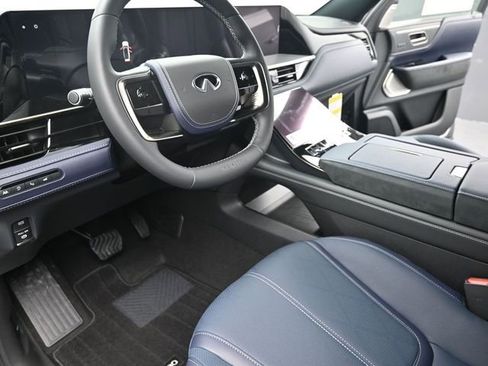 New 2026 INFINITI QX80 4WD image 15