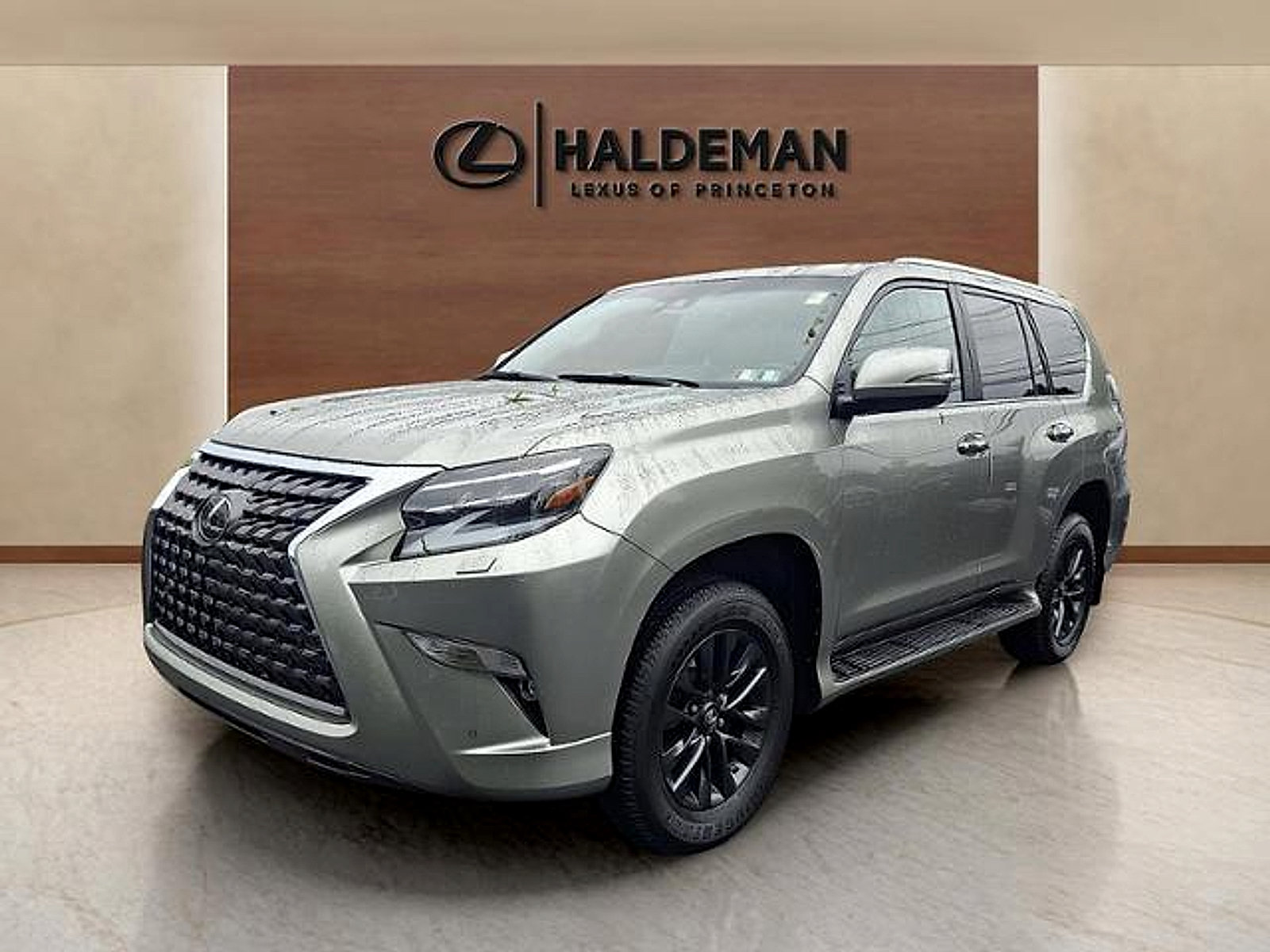 Used 2022 Lexus GX 460 Premium w/ Premium Plus Package AWD/4WD image 3