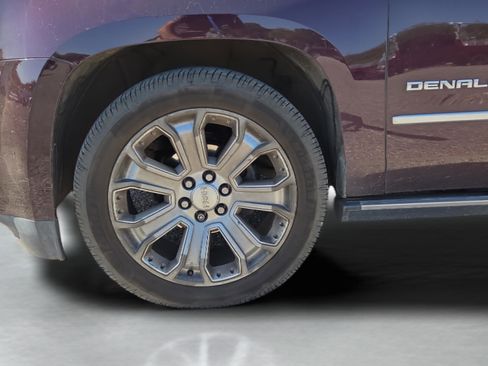 Used 2017 GMC Yukon XL Denali w/ Open Road Package image 30