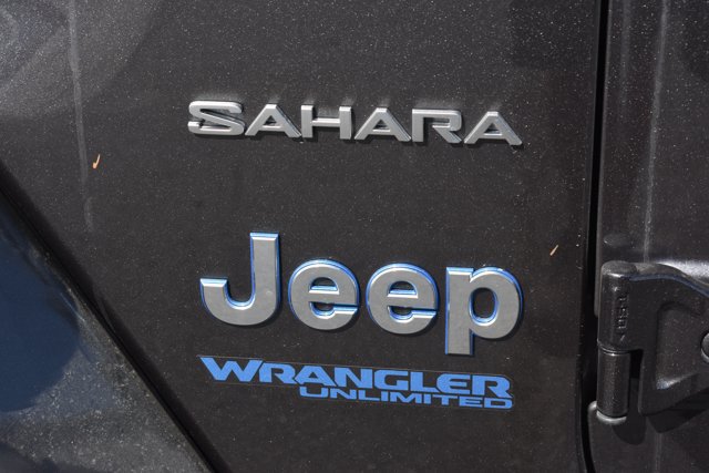 Used 2022 Jeep Wrangler Unlimited Sahara w/ Cold Weather Group AWD/4WD image 6