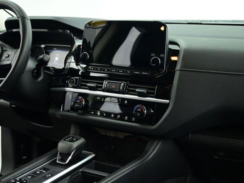 Used 2024 Nissan Pathfinder SL image 37