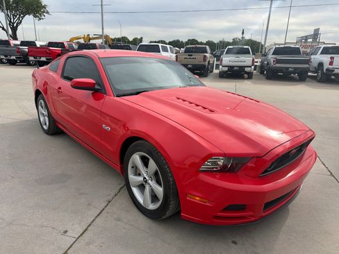 Used 2013 Ford Mustang GT Premium w/ Security Pkg RWD image 4