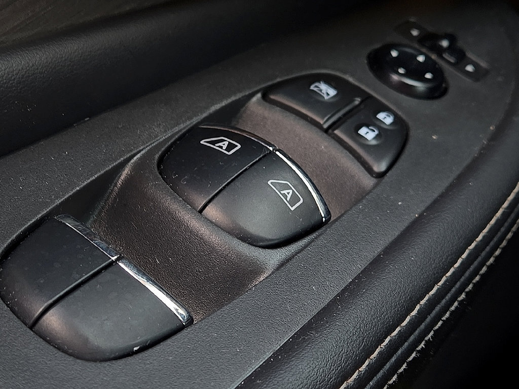 Used 2016 Nissan Murano Platinum w/ Platinum Technology Package AWD/4WD image 17