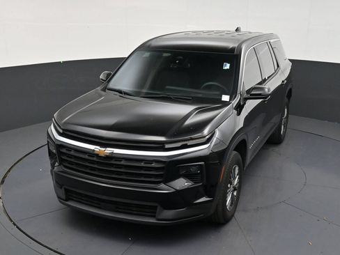 Used 2024 Chevrolet Traverse LS FWD image 19