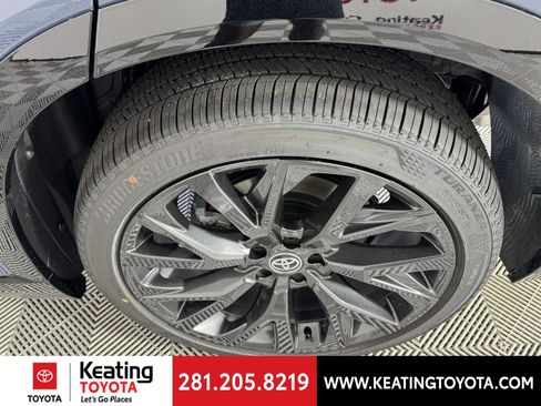 New 2025 Toyota Crown Signia image 15