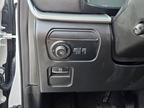 Used 2025 Jeep Wagoneer Series II w/ Convenience Group I AWD/4WD image 14