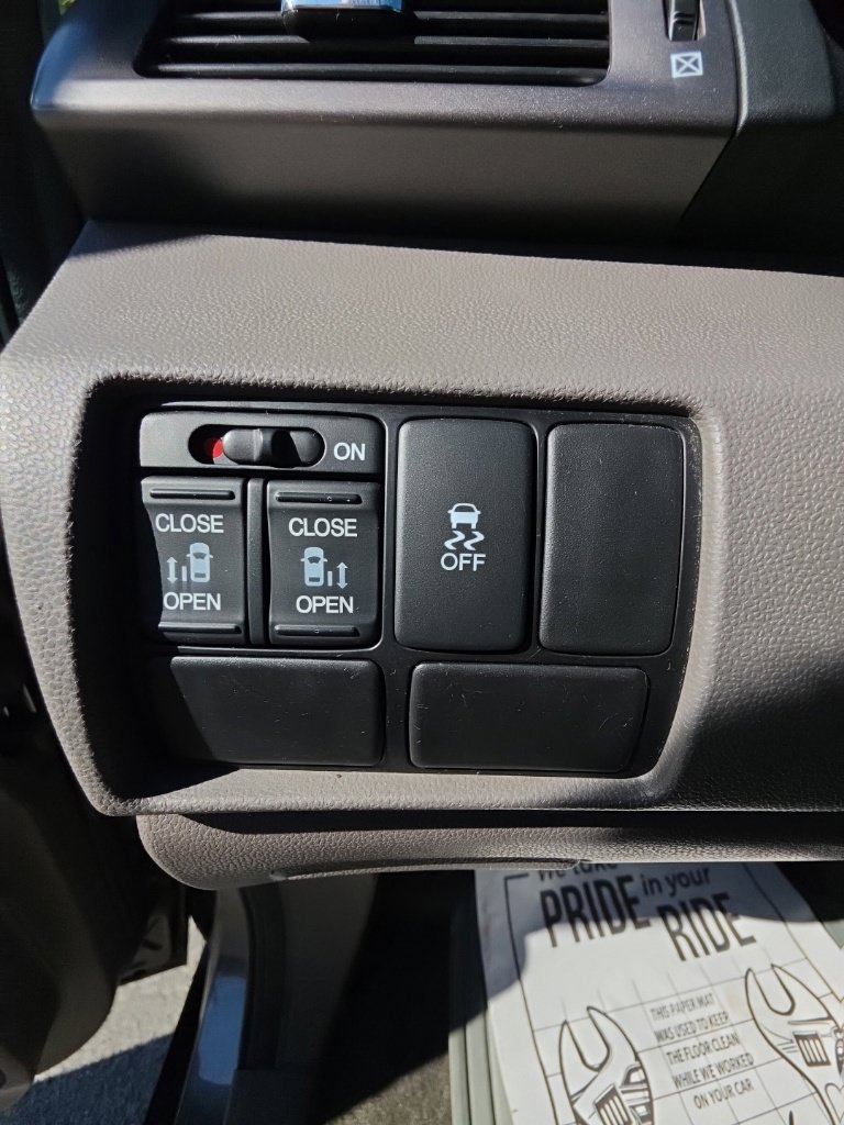 Used 2015 Honda Odyssey EX image 16