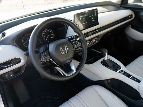 Certified 2026 Honda HR-V EX-L image 3