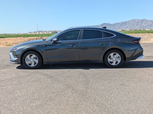 Certified 2025 Hyundai Sonata SE image 6