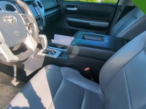 Used 2020 Toyota Tundra SR5 w/ SR5 Upgrade Package AWD/4WD image 11