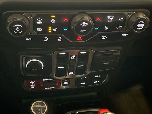 Used 2019 Jeep Wrangler Unlimited Rubicon image 19