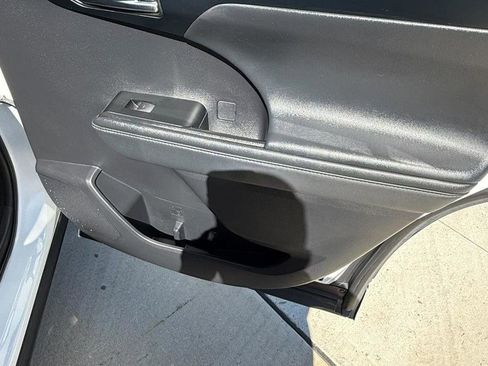 Used 2022 Toyota Highlander XLE image 15