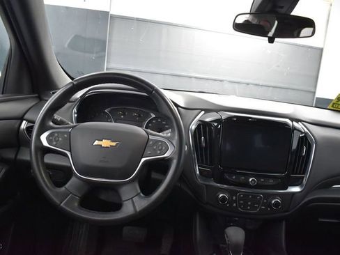 Used 2023 Chevrolet Traverse LT image 32