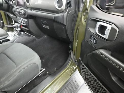 Used 2021 Jeep Wrangler Unlimited Sahara w/ Uconnect 4C Nav & Sound Group AWD/4WD image 24