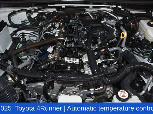 Used 2025 Toyota 4Runner SR5 AWD/4WD image 7
