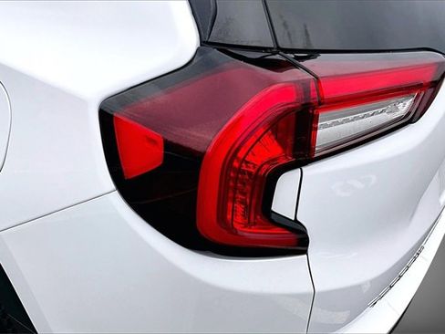 Used 2024 GMC Terrain SLE image 29