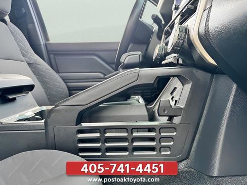 Used 2025 Toyota Tacoma SR5 AWD/4WD image 19