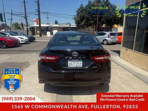 Used 2018 Toyota Camry XLE FWD image 11