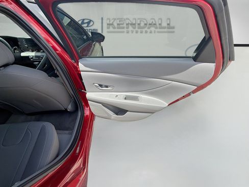 Used 2023 Hyundai Elantra SEL FWD image 28